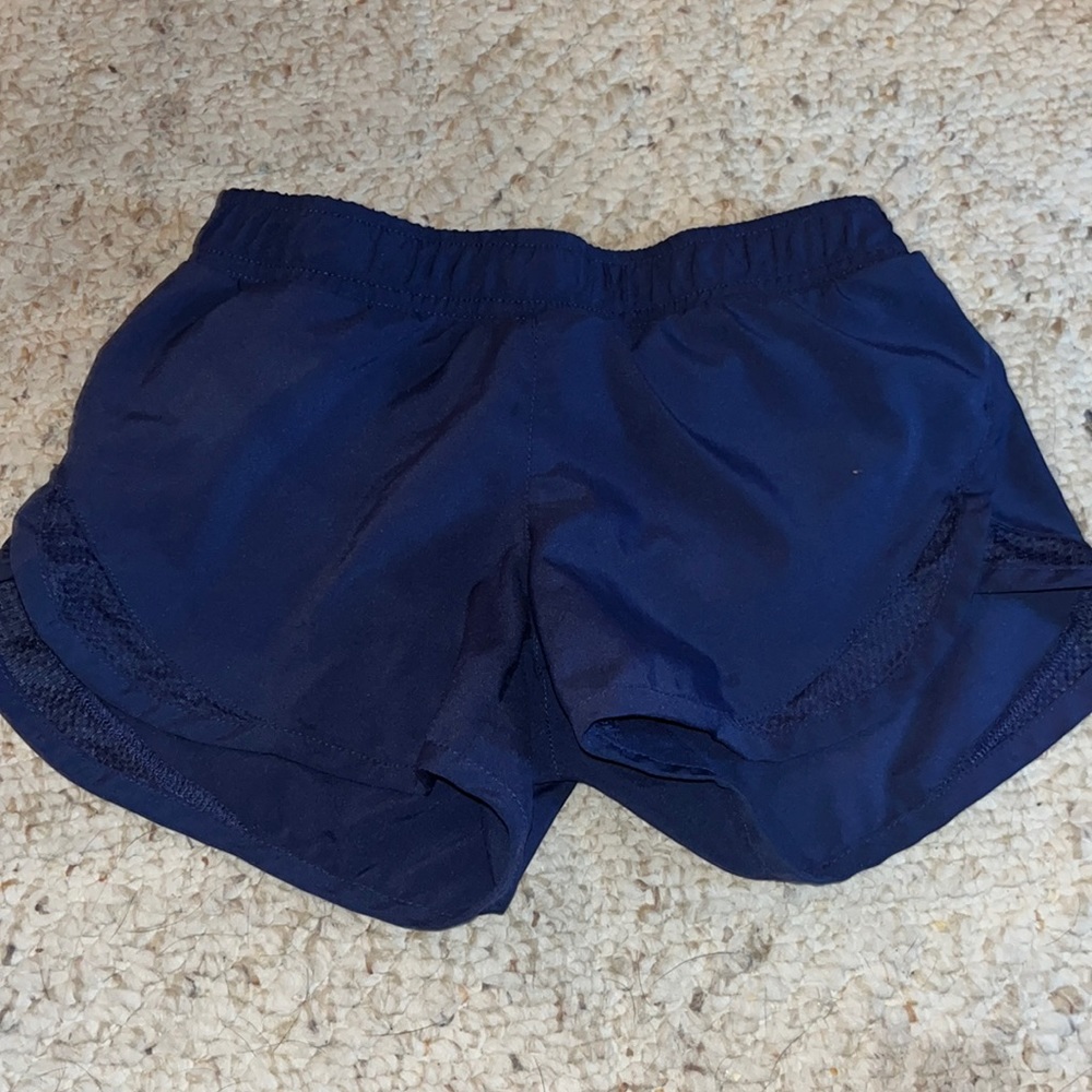 Old navy active shorts! Super cute navy blue color!